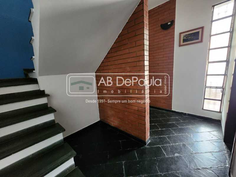 VENDE EM SULACAP - CASA DUPLEX COM 223m² E AMPLO QUINTAL