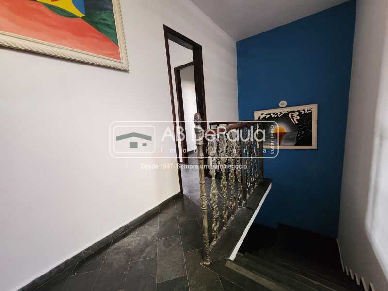 VENDE EM SULACAP - CASA DUPLEX COM 223m² E AMPLO QUINTAL