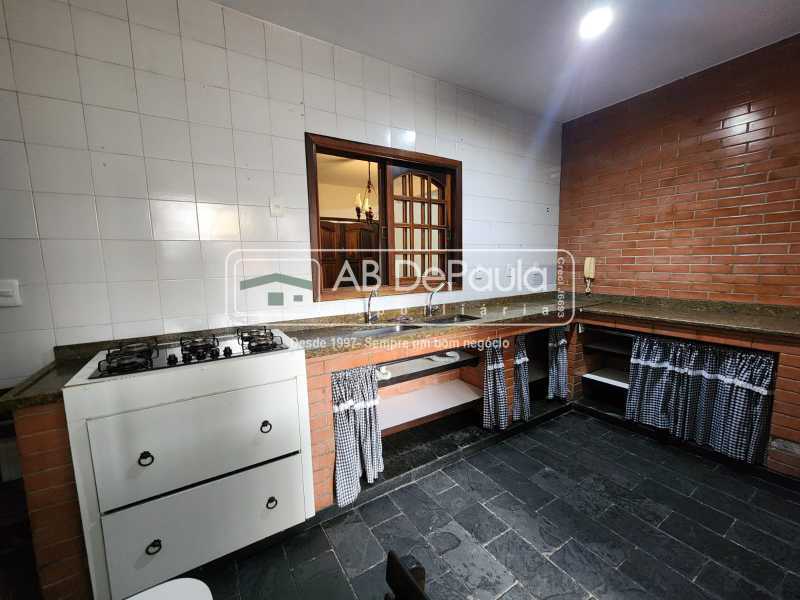VENDE EM SULACAP - CASA DUPLEX COM 223m² E AMPLO QUINTAL