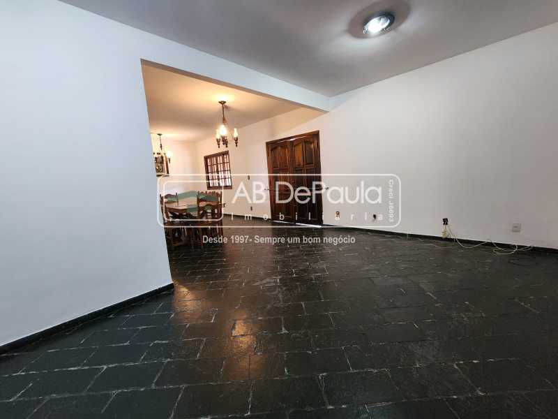 VENDE EM SULACAP - CASA DUPLEX COM 223m² E AMPLO QUINTAL