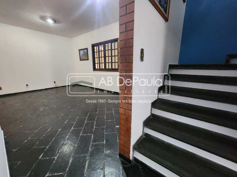 VENDE EM SULACAP - CASA DUPLEX COM 223m² E AMPLO QUINTAL