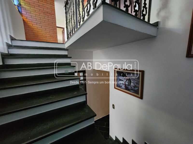 VENDE EM SULACAP - CASA DUPLEX COM 223m² E AMPLO QUINTAL