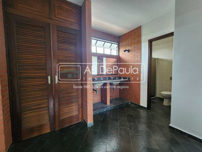 VENDE EM SULACAP - CASA DUPLEX COM 223m² E AMPLO QUINTAL