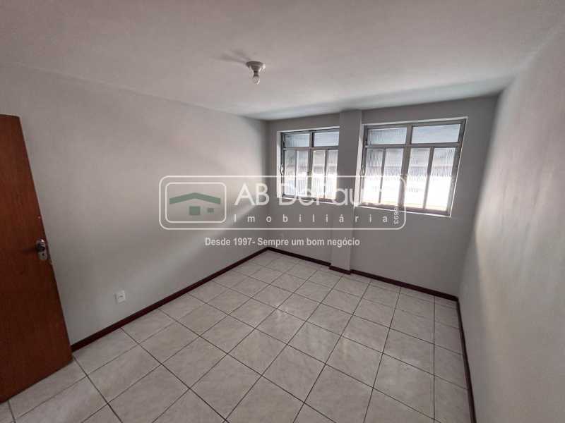ALUGA EM REALENGO - RUA OCAIBI, 160 - APARTAMENTO NO SEGUNDO ANDAR