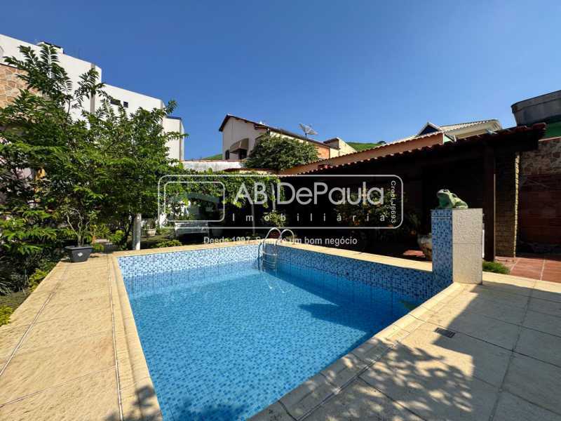 ALUGA EM VILA VAQUEIRE - R. ROSÁRIO OESTE, 61 - CASA COM 03 QUARTOS E PISCINA