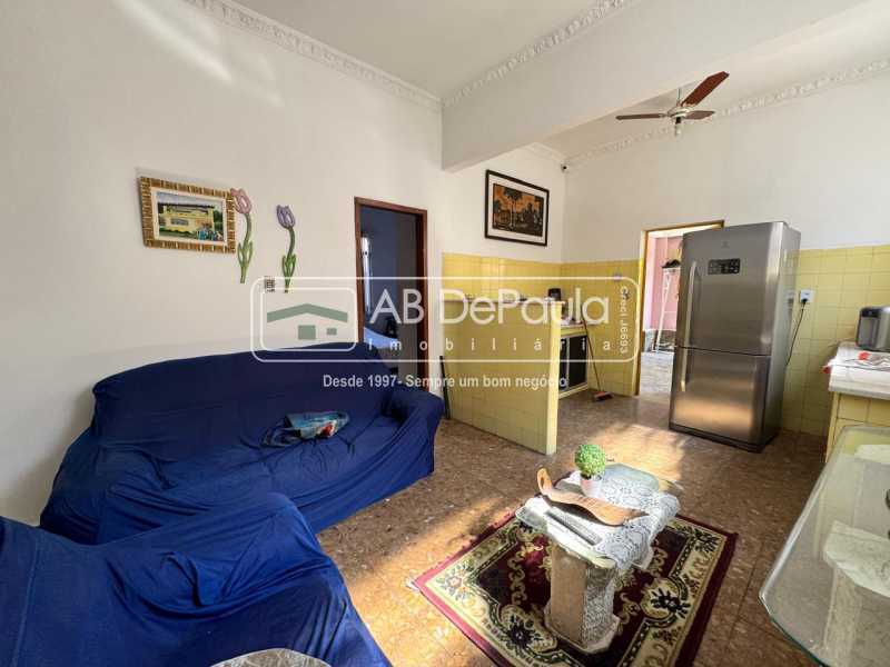 ALUGA EM VILA VAQUEIRE - R. ROSÁRIO OESTE, 61 - CASA COM 03 QUARTOS E PISCINA