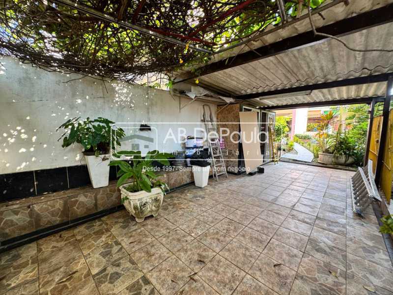 ALUGA EM VILA VAQUEIRE - R. ROSÁRIO OESTE, 61 - CASA COM 03 QUARTOS E PISCINA