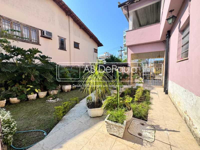 ALUGA EM VILA VAQUEIRE - R. ROSÁRIO OESTE, 61 - CASA COM 03 QUARTOS E PISCINA