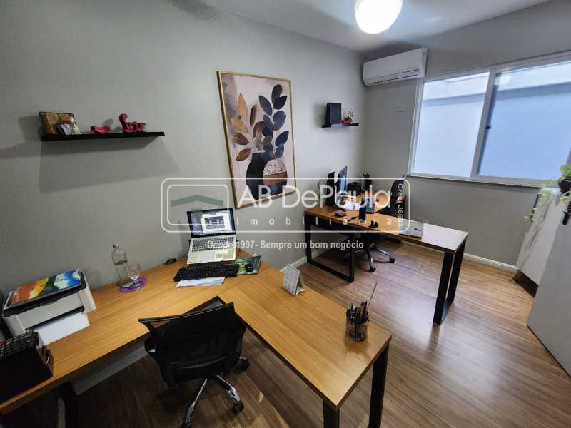 VILA VALQUEIRE - Excelente residência, finíssimo acabamento, verdadeiro ENTRAR e MORAR, 03 Dormitórios (Suíte), 02 vagas de garagens na escritura