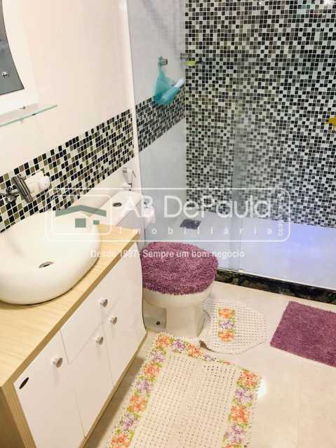 REALENGO - BELÍSSIMA RESIDENCIA DUPLEX À VENDA - 2 SUÍTES MAIS 2QUARTOS - PISCINA