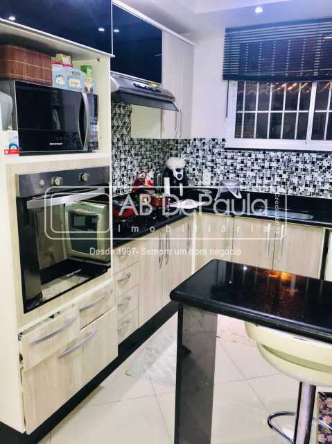 REALENGO - BELÍSSIMA RESIDENCIA DUPLEX À VENDA - 2 SUÍTES MAIS 2QUARTOS - PISCINA