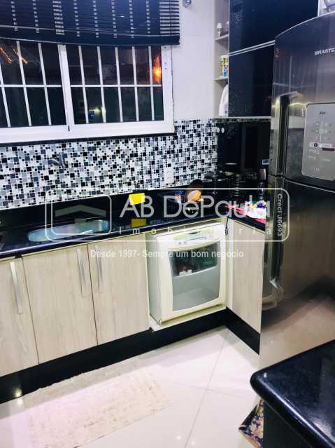 REALENGO - BELÍSSIMA RESIDENCIA DUPLEX À VENDA - 2 SUÍTES MAIS 2QUARTOS - PISCINA