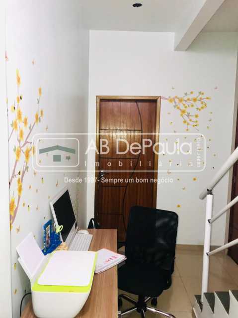 REALENGO - BELÍSSIMA RESIDENCIA DUPLEX À VENDA - 2 SUÍTES MAIS 2QUARTOS - PISCINA