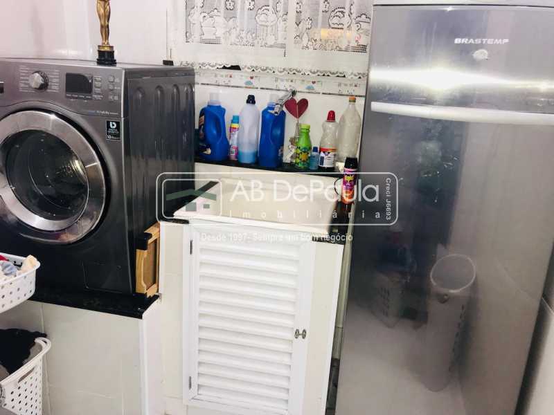 REALENGO - BELÍSSIMA RESIDENCIA DUPLEX À VENDA - 2 SUÍTES MAIS 2QUARTOS - PISCINA