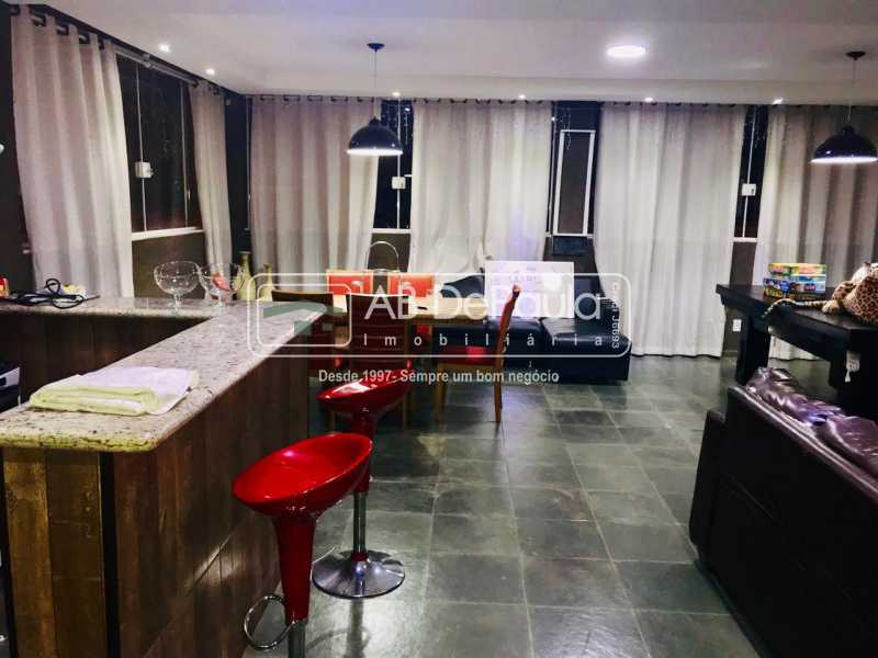 REALENGO - BELÍSSIMA RESIDENCIA DUPLEX À VENDA - 2 SUÍTES MAIS 2QUARTOS - PISCINA