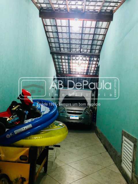 REALENGO - BELÍSSIMA RESIDENCIA DUPLEX À VENDA - 2 SUÍTES MAIS 2QUARTOS - PISCINA