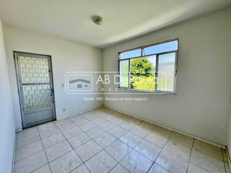 ALUGA EM REALENGO - R. ALMIRANTE CLEMENTE PINTO, 21 - APARTAMENTO COM 02 QUARTOS