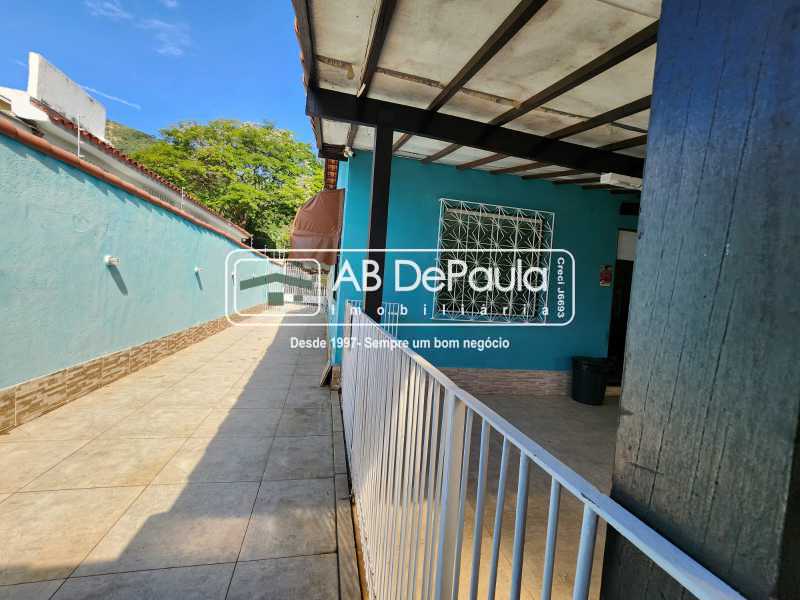 VENDE EM JARDIM SULACAP - R. TEÓFILO GUIMARÃES - CASA COM 03 QUARTOS E AMPLO QUINTAL