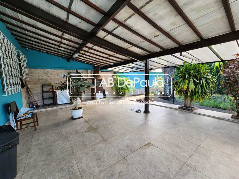 VENDE EM JARDIM SULACAP - R. TEÓFILO GUIMARÃES - CASA COM 03 QUARTOS E AMPLO QUINTAL