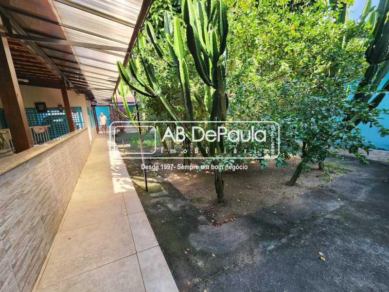 VENDE EM JARDIM SULACAP - R. TEÓFILO GUIMARÃES - CASA COM 03 QUARTOS E AMPLO QUINTAL
