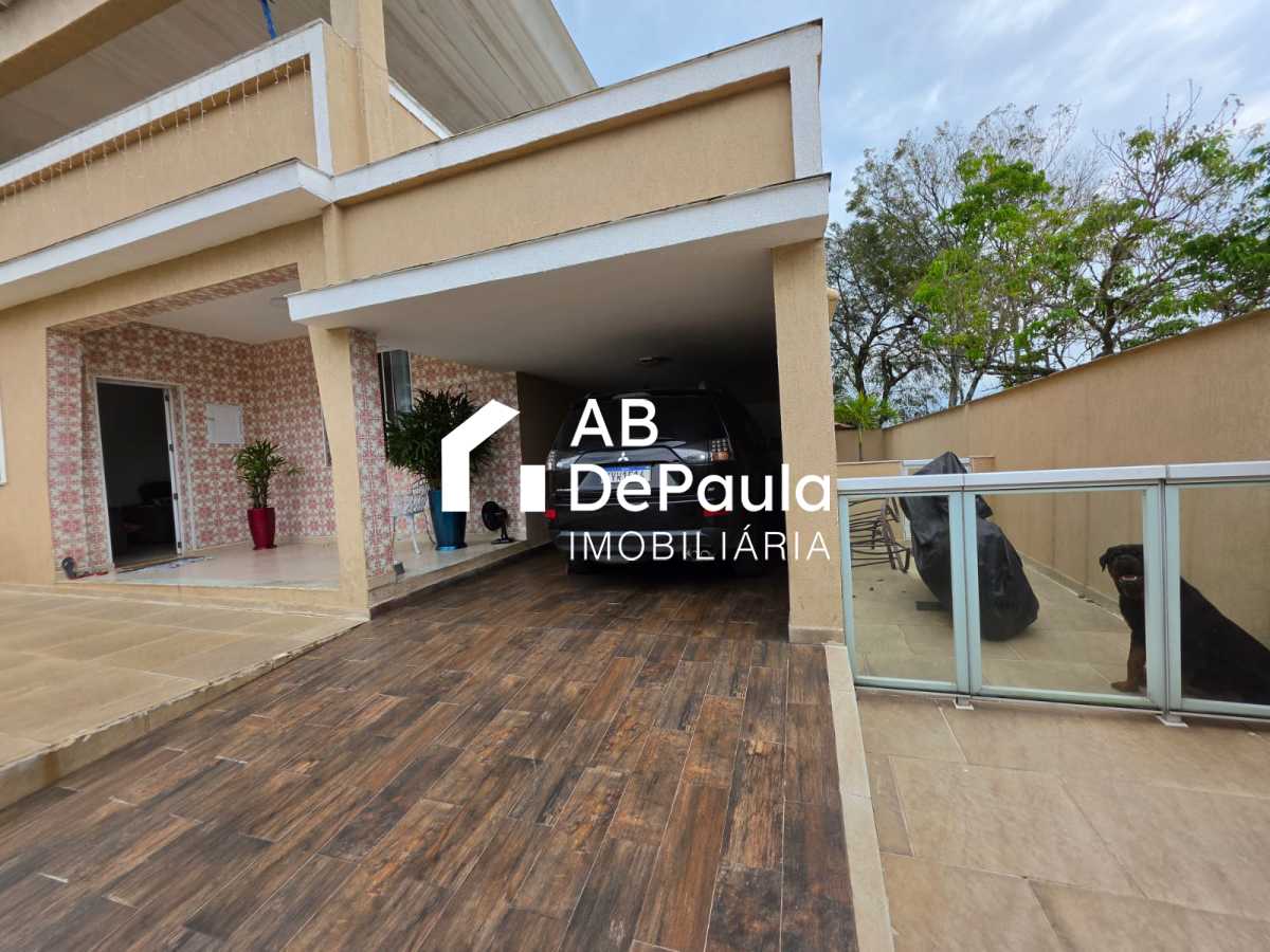 JARDIM SULACAP  -  EXCELENTE RESIDÊNCIA TODA AMPLA, 03 AMPLOS DORMITÓRIOS, AMPLO TERRAÇO COBERTO COM ÁREA GOURMET 