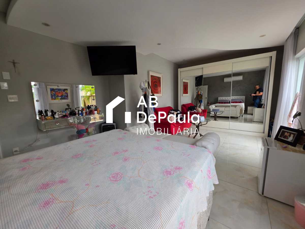JARDIM SULACAP  -  EXCELENTE RESIDÊNCIA TODA AMPLA, 03 AMPLOS DORMITÓRIOS, AMPLO TERRAÇO COBERTO COM ÁREA GOURMET 