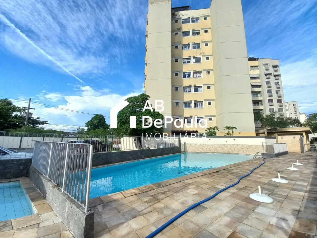 Sulacap  - Excelente Apartamento com  dependência na cobertura à Venda -  Total 135,00 m²