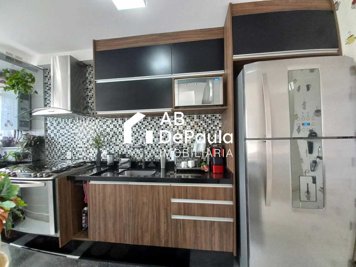 Sulacap  - Excelente Apartamento com  dependência na cobertura à Venda -  Total 135,00 m²