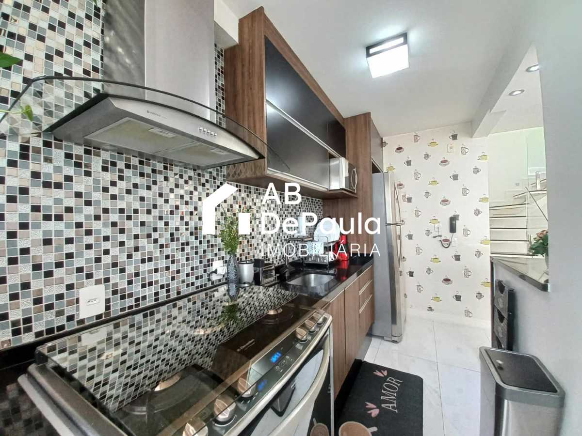 Sulacap  - Excelente Apartamento com  dependência na cobertura à Venda -  Total 135,00 m²