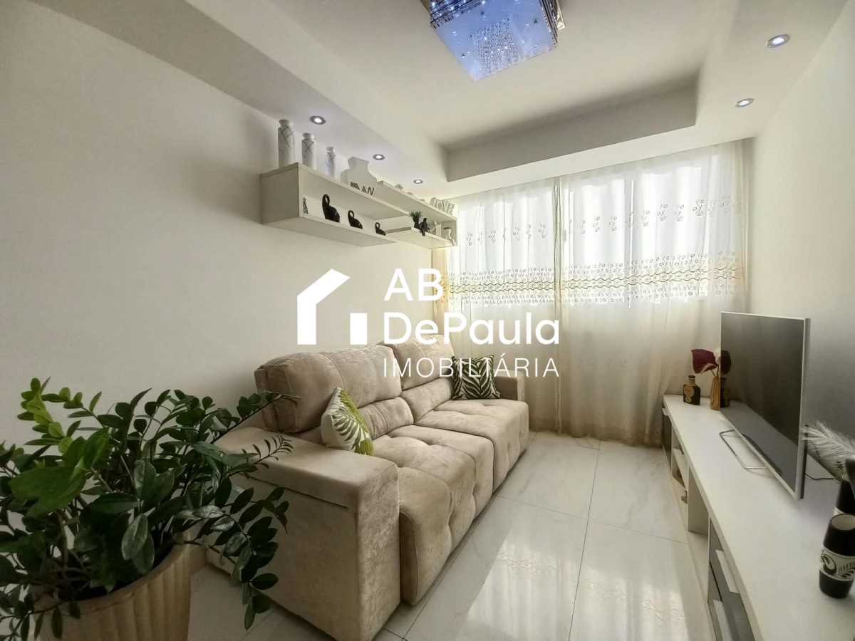 Sulacap  - Excelente Apartamento com  dependência na cobertura à Venda -  Total 135,00 m²