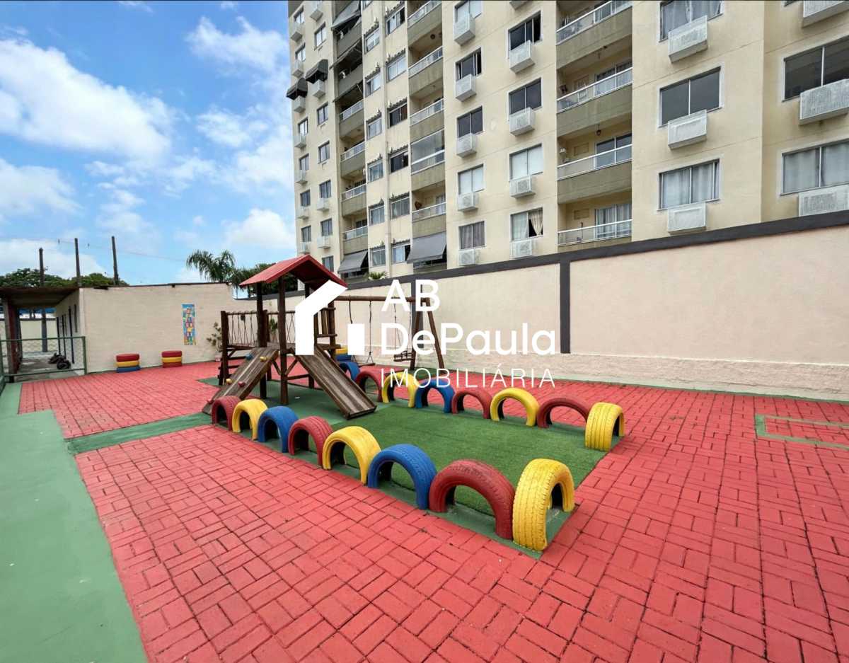 Sulacap  - Excelente Apartamento com  dependência na cobertura à Venda -  Total 135,00 m²
