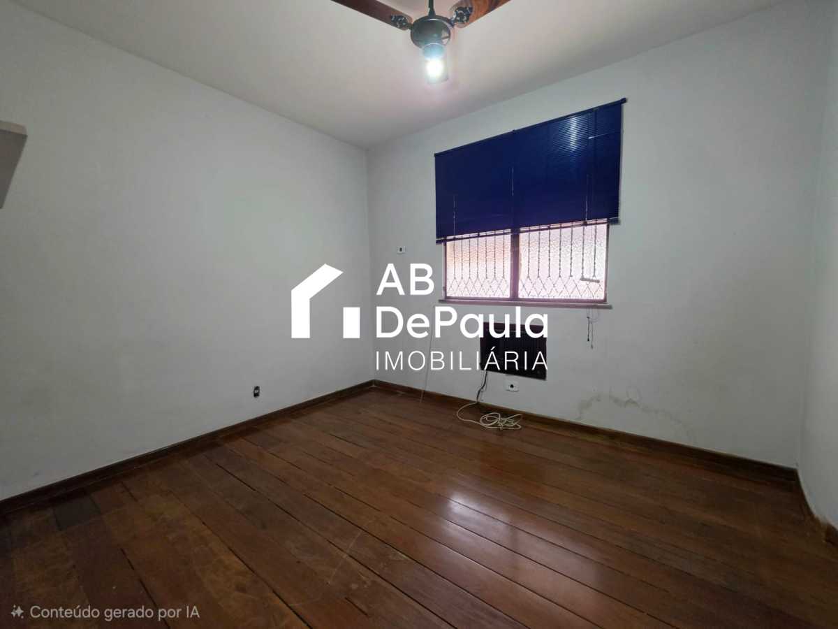 REALENGO - EXCELENTE CASA DUPLEX 195m2 CONSTRUÍDOS, AMPLA SALA, 03 DORMITÓRIOS  (Sendo 01 Suíte com armário embutido, Closet e varanda), EDIFICADA EM UM AMPLO TERRENO COM 270m2