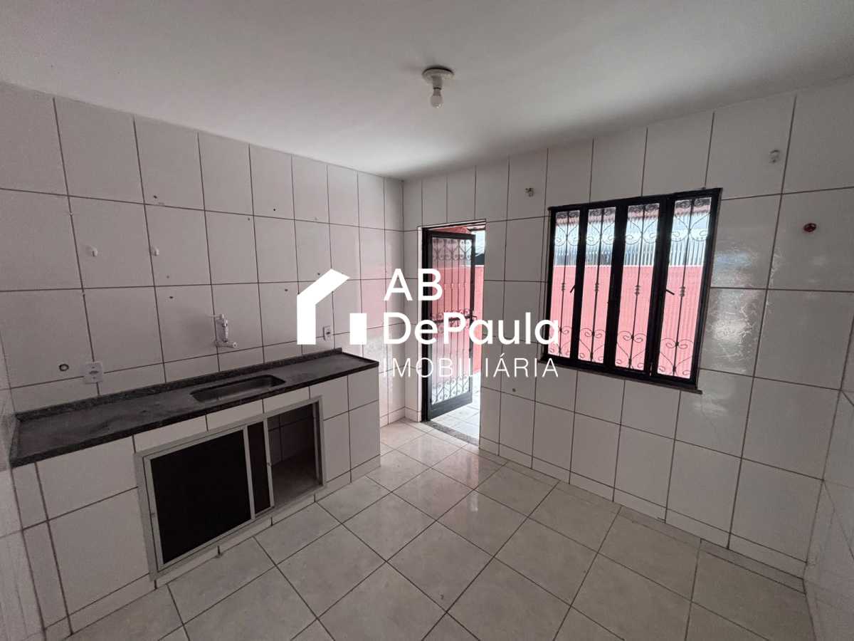 ALUGA EM REALENGO - R. OCAIBI, 160 - CASA DUPLEX COM 02 QUARTOS