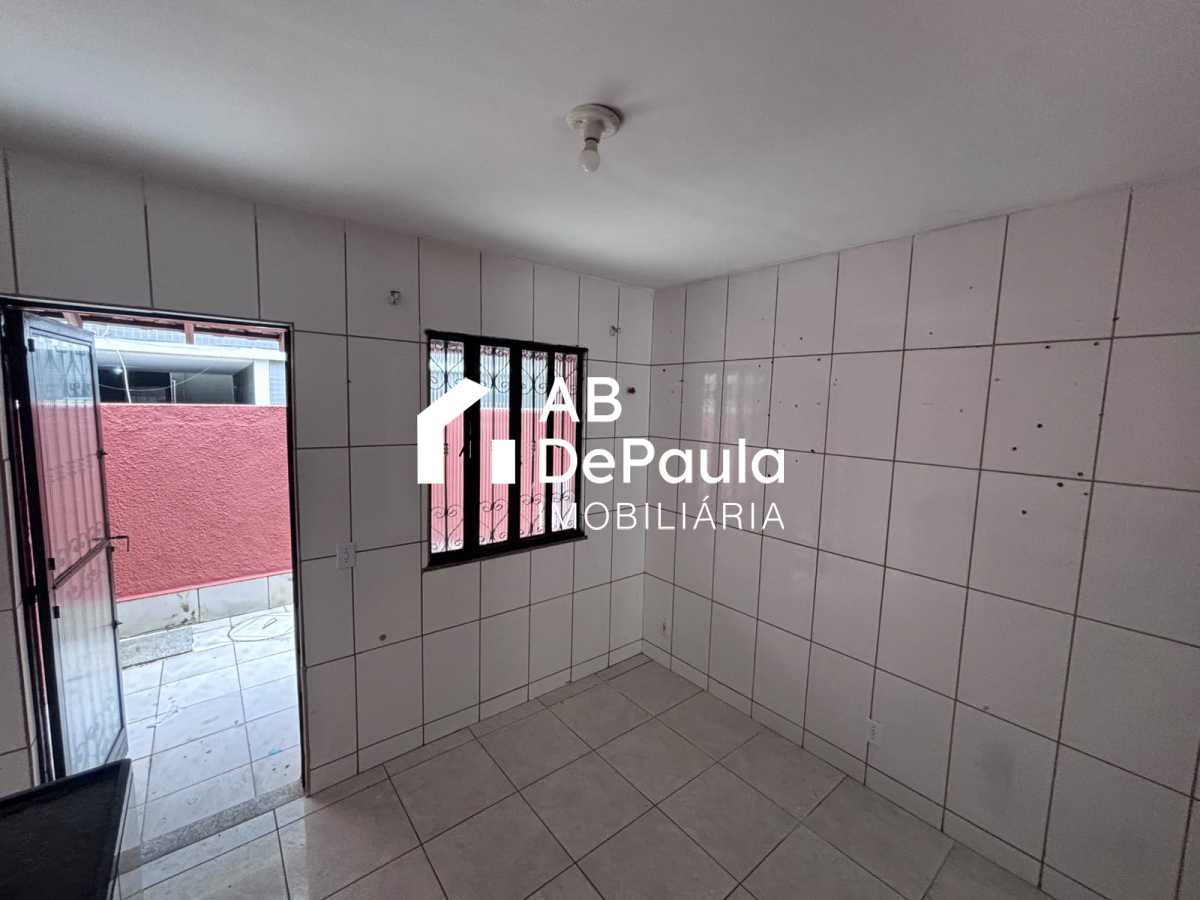 ALUGA EM REALENGO - R. OCAIBI, 160 - CASA DUPLEX COM 02 QUARTOS