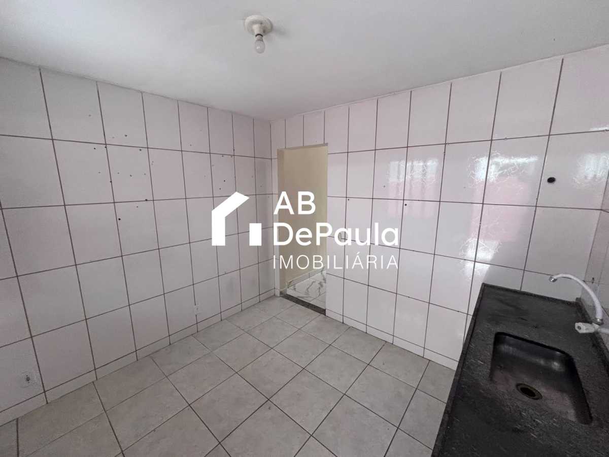 ALUGA EM REALENGO - R. OCAIBI, 160 - CASA DUPLEX COM 02 QUARTOS