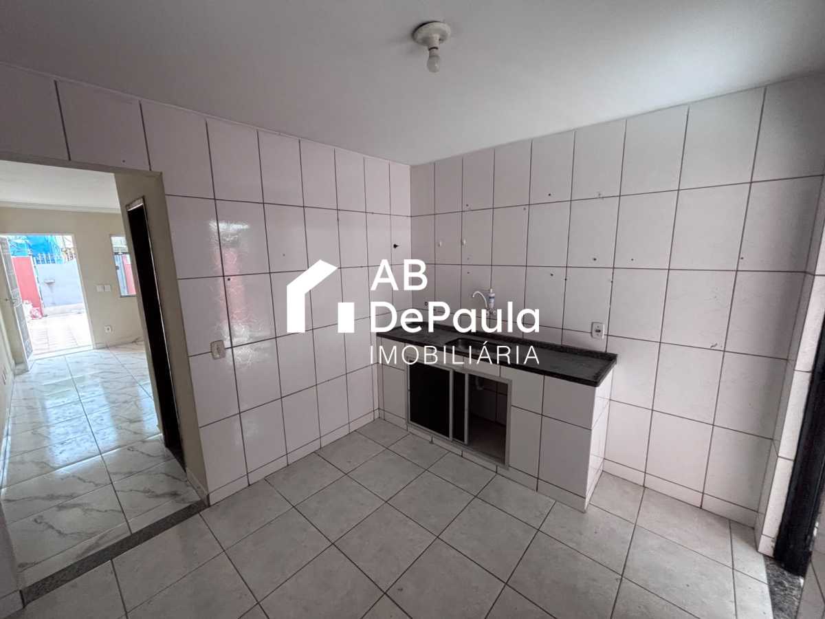 ALUGA EM REALENGO - R. OCAIBI, 160 - CASA DUPLEX COM 02 QUARTOS