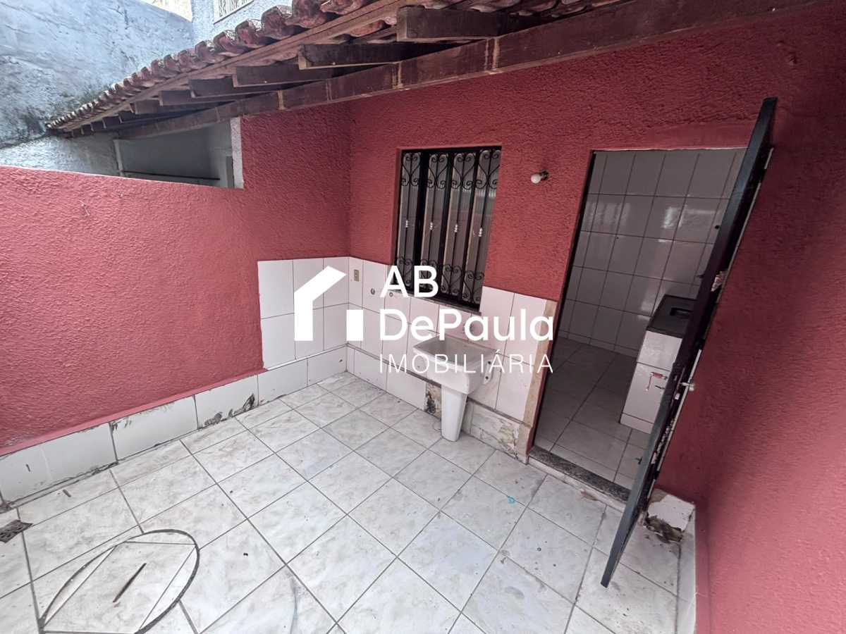 ALUGA EM REALENGO - R. OCAIBI, 160 - CASA DUPLEX COM 02 QUARTOS