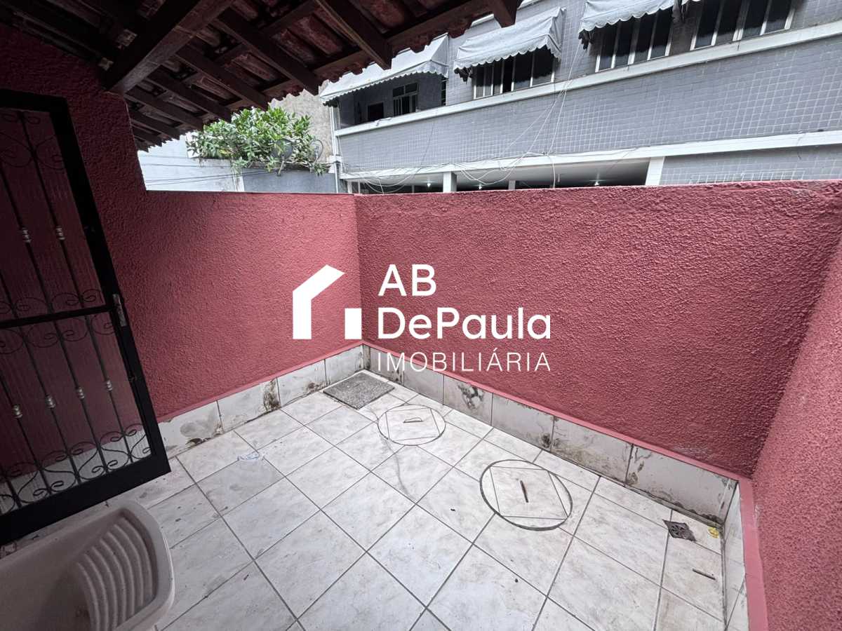 ALUGA EM REALENGO - R. OCAIBI, 160 - CASA DUPLEX COM 02 QUARTOS