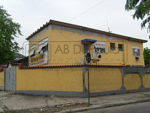 Conheça FOTO11 do imóvel - Prédio em 2 pavimentos, BI-FAMILIAR, 3 dormitórios cada, EDIFICADO EM AMPLO TERRENO MEDINDO 15 x 35. - SR30155 - 11 FOTO11 - 11