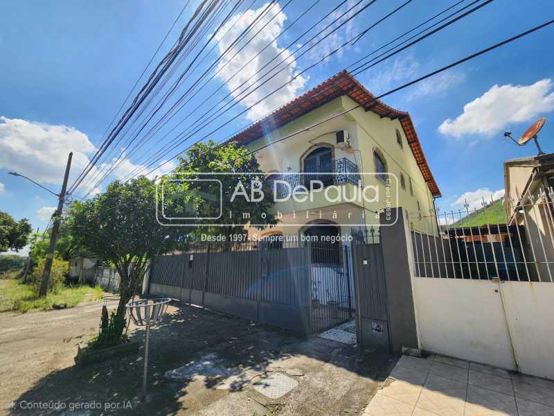 VENDE EM SULACAP (LOTEAMENTO) - CASA COM 05 QUARTOS (VARANDAS, SUÍTES E CLOSET)