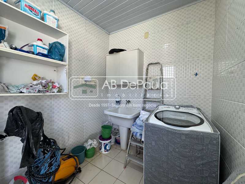 VENDE EM SULACAP - R. TEODORO SAMPAIO - CASA LINEAR COM AMPLO QUINTAL E PISCINA
