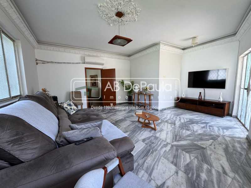 VENDE EM SULACAP - R. TEODORO SAMPAIO - CASA LINEAR COM AMPLO QUINTAL E PISCINA