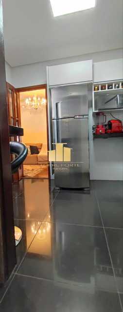 Conheça 2 quartos reformado no Centro do imóvel - Apartamento à Venda 2 quartos no Centro: Lindamente reformado, rua totalmente plana, apenas 2 lances de escada. - TFAP20495 - 4 2 quartos reformado no Centro - 4