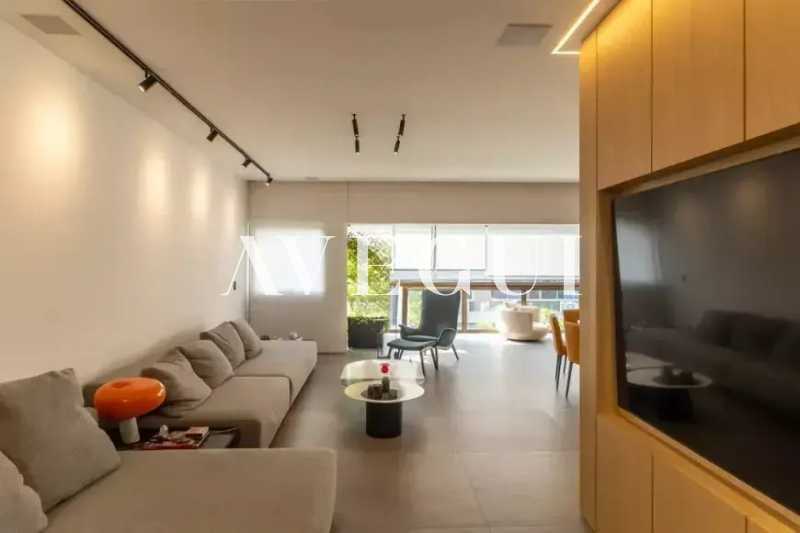 Conheça WhatsApp Image 2024-10-29 at 1 do imóvel - Apartamento totalmente reformado e na quadra da praia no Leblon! - ALAP30002 - 4 WhatsApp Image 2024-10-29 at 1 - 4
