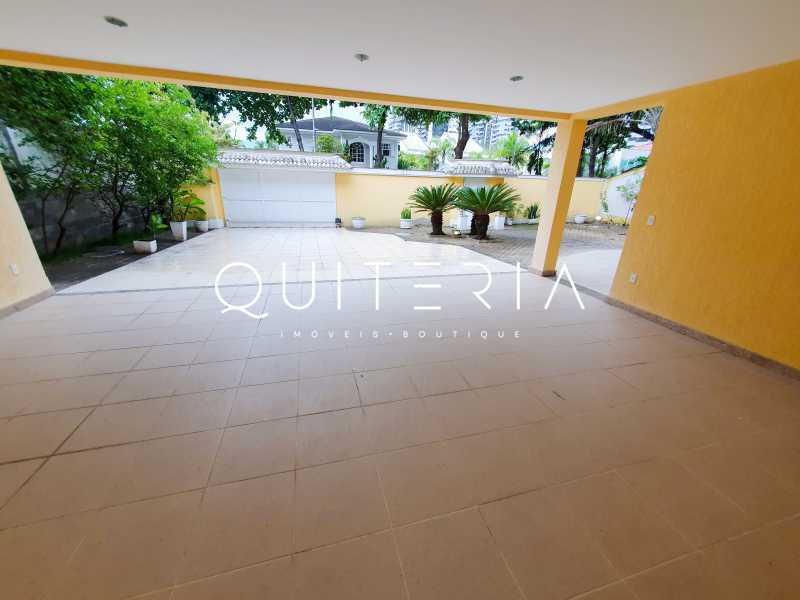 Conheça QUITERIA IMOVEIS BOUTIQUE do imóvel - Casa triplex espetacular em condomínio com segurança 24h na Barra da Tijuca! - MQCN50028 - 30 QUITERIA IMOVEIS BOUTIQUE - 30