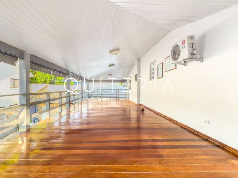 Conheça CASA BARRA VENDA LOCAÇÃO do imóvel - Casa à venda na Barra da Tijuca Rua José Leal da Silva | 5 Quartos | 4 Suítes | 6 Vagas - MQCN50034 - 14 CASA BARRA VENDA LOCAÇÃO - 14