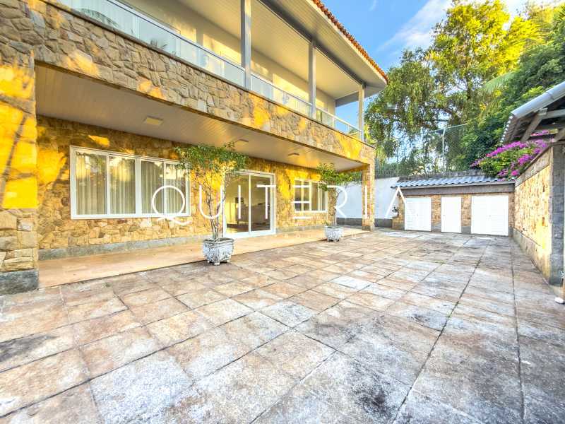 Conheça CASA BARRA VENDA LOCAÇÃO do imóvel - Casa à venda na Barra da Tijuca Rua José Leal da Silva | 5 Quartos | 4 Suítes | 6 Vagas - MQCN50034 - 4 CASA BARRA VENDA LOCAÇÃO - 4