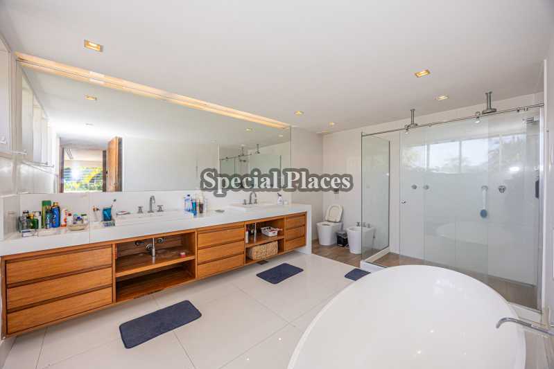 Conheça BANHEIRO SUÍTE MASTER do imóvel - Casa em Condomínio 5 quartos à venda Greenwood Park, Itanhangá - Itanhangá, Rio de Janeiro - R$ 6.000.000 - BAC5363 - 17 BANHEIRO SUÍTE MASTER - 17