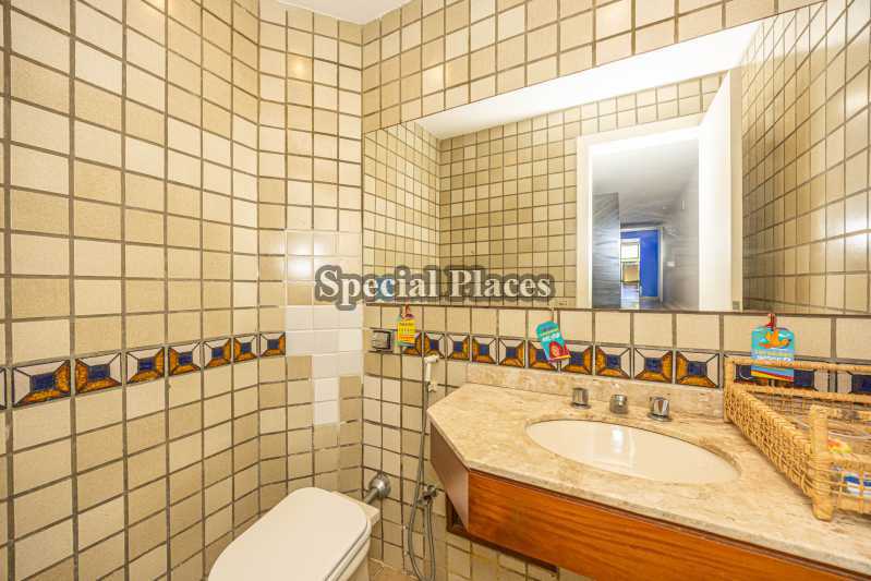 Conheça BANHEIRO ÁREA GOURMET do imóvel - Casa em Condomínio 5 quartos à venda Greenwood Park, Itanhangá - Itanhangá, Rio de Janeiro - R$ 6.000.000 - BAC5363 - 6 BANHEIRO ÁREA GOURMET - 6