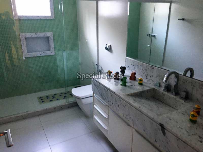 Conheça Banheiro suite do imóvel - Belíssima residência! Lazer indescritível! - BAC6062 - 27 Banheiro suite - 27